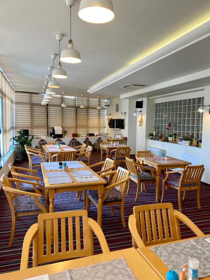 Pensiunea Rix Rooms Φωξάνη Εξωτερικό φωτογραφία