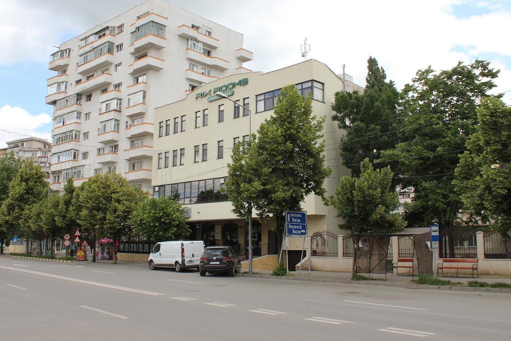 Pensiunea Rix Rooms Φωξάνη Εξωτερικό φωτογραφία